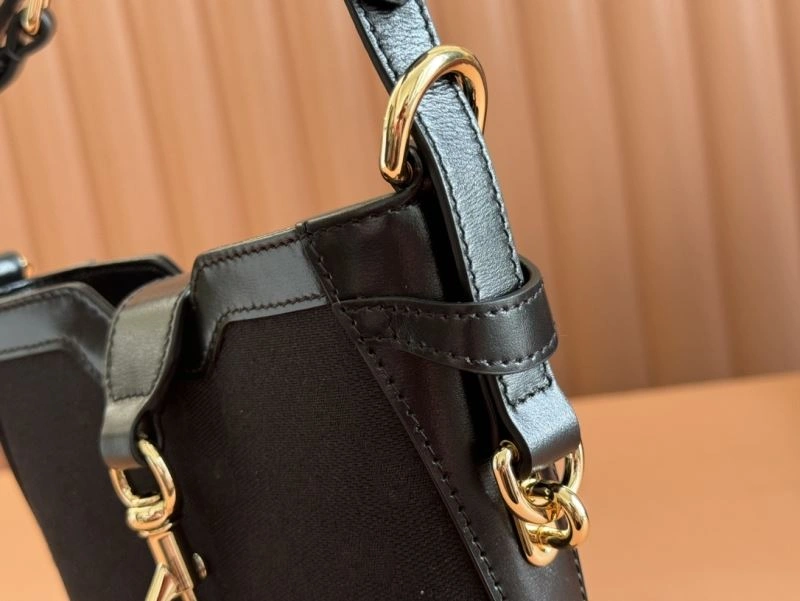 Comfortable Gucci Drawstring Bags 67363