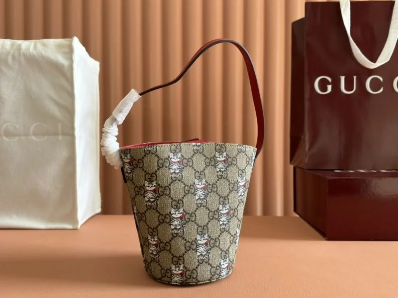 Gucci Drawstring Bags Snug 49987