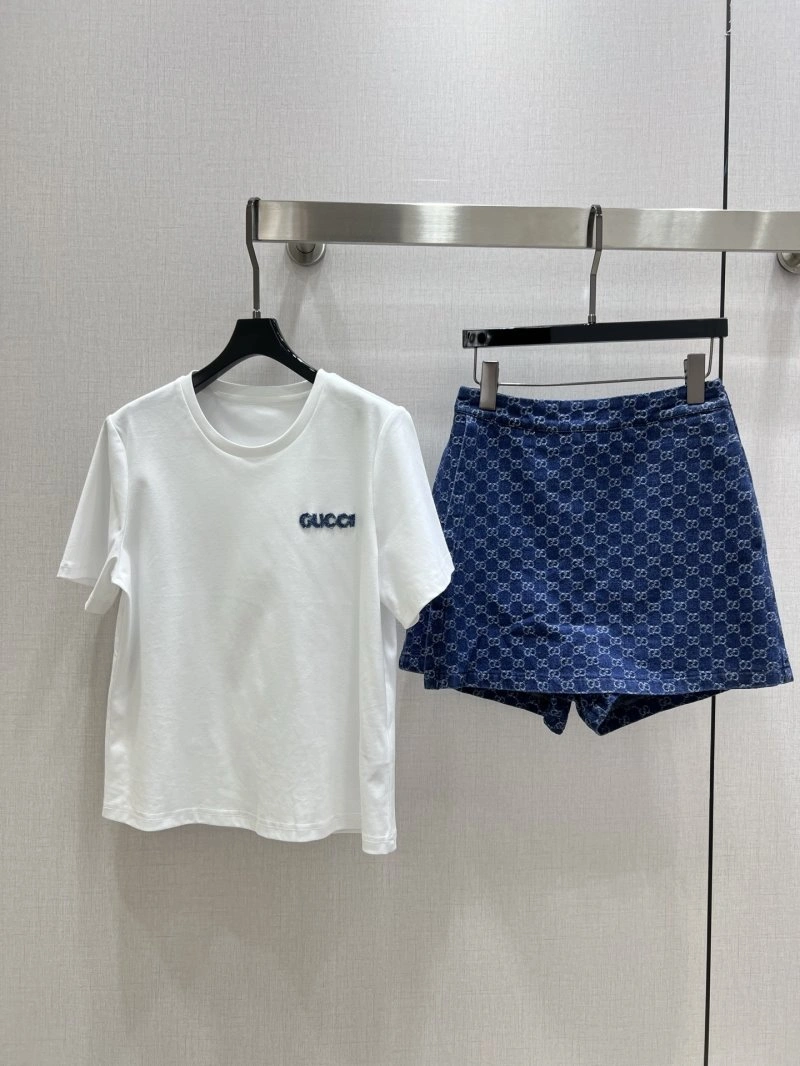 Gucci Dress Suits ZeroBulk 124719
