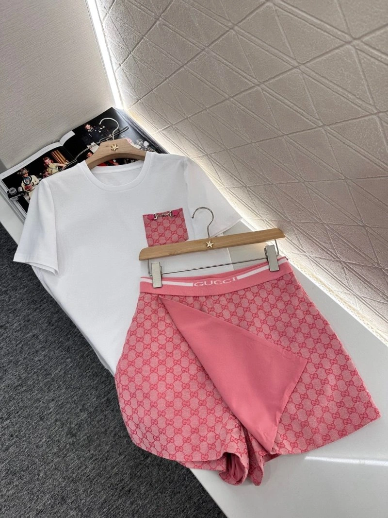 ComfortFit Gucci Dress Suits 124935