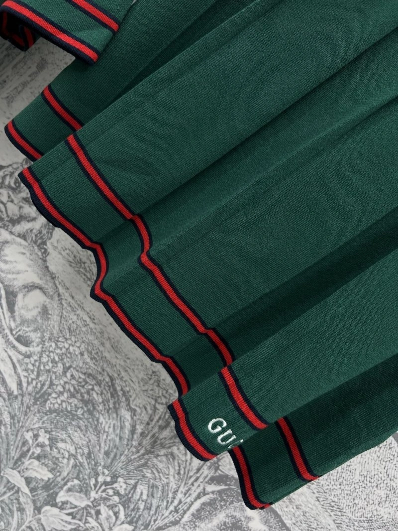 Gucci Dress Suits Unisex 124469