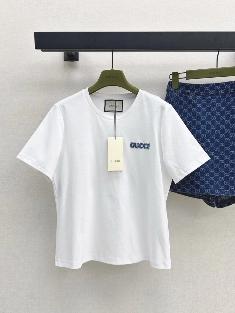 Gucci Dress Suits Snug 124464