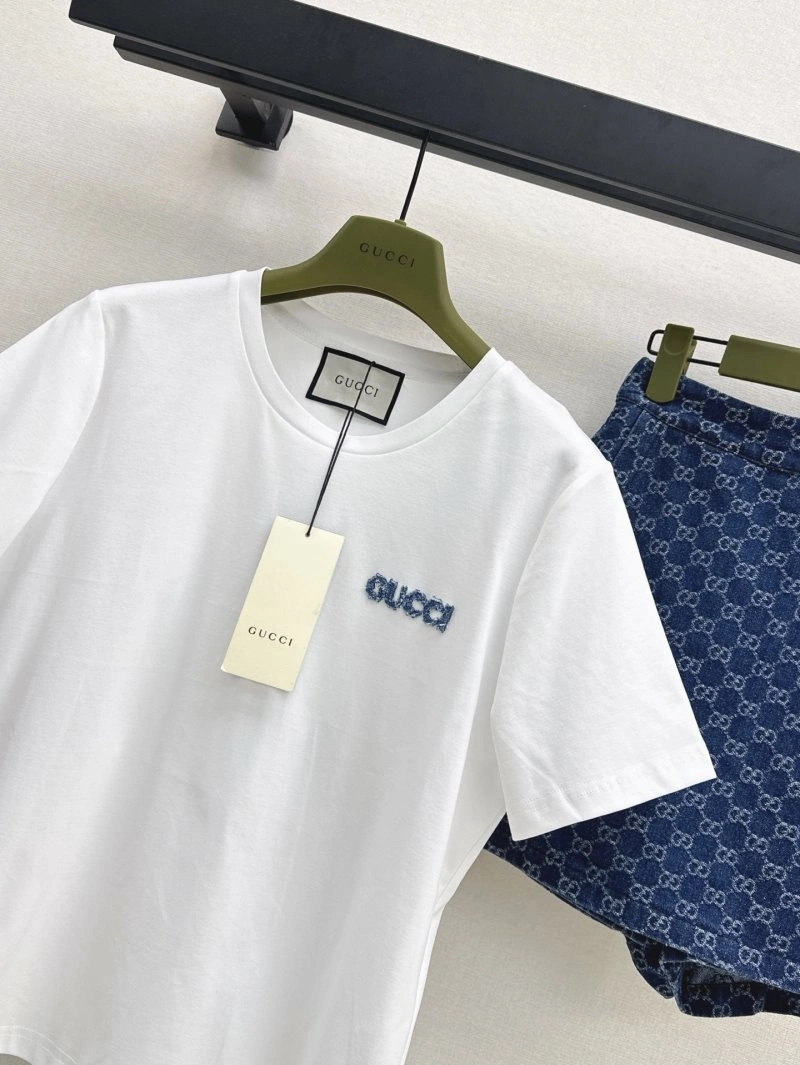 Gucci Dress Suits Snug 124464