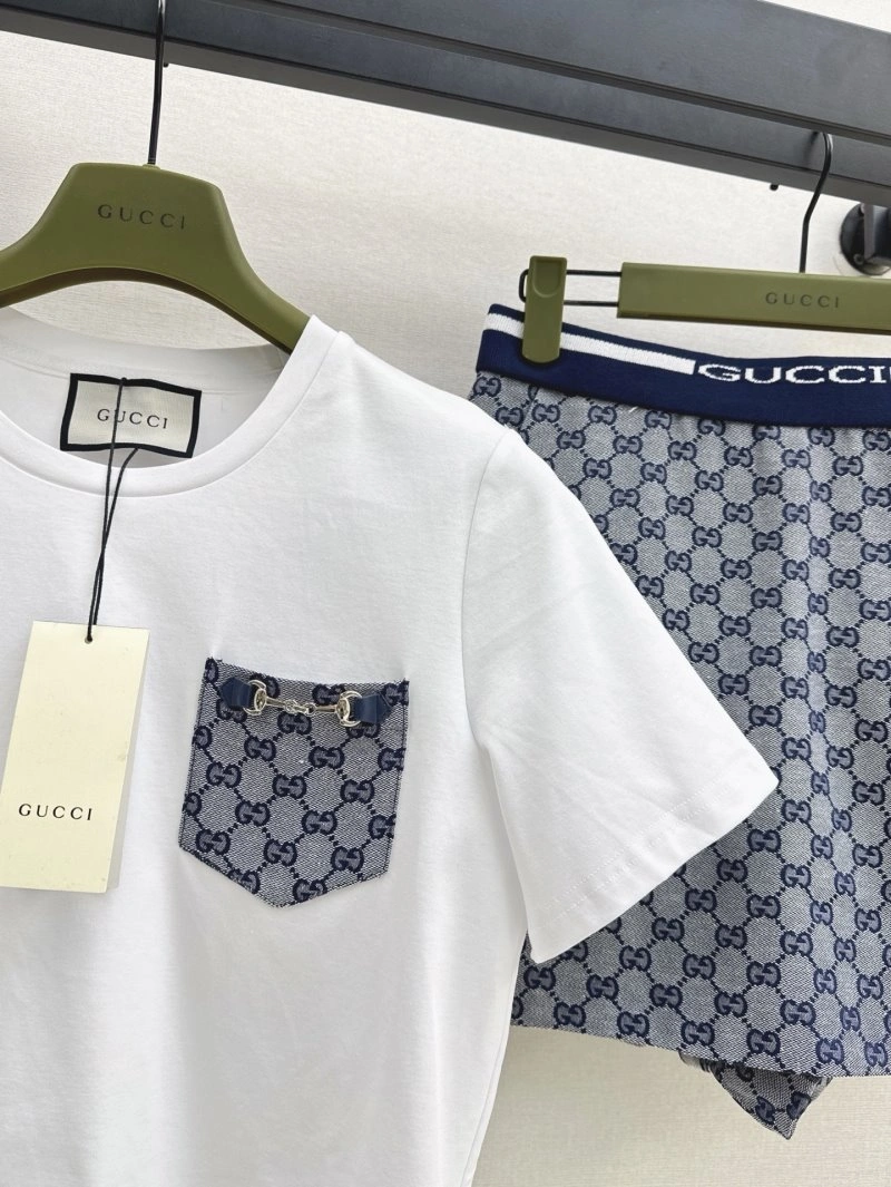 Gucci Dress Suits Vibrant 124463