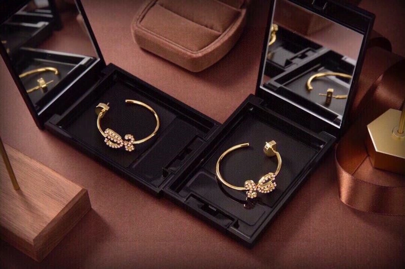 Sleek Gucci Earrings 244345