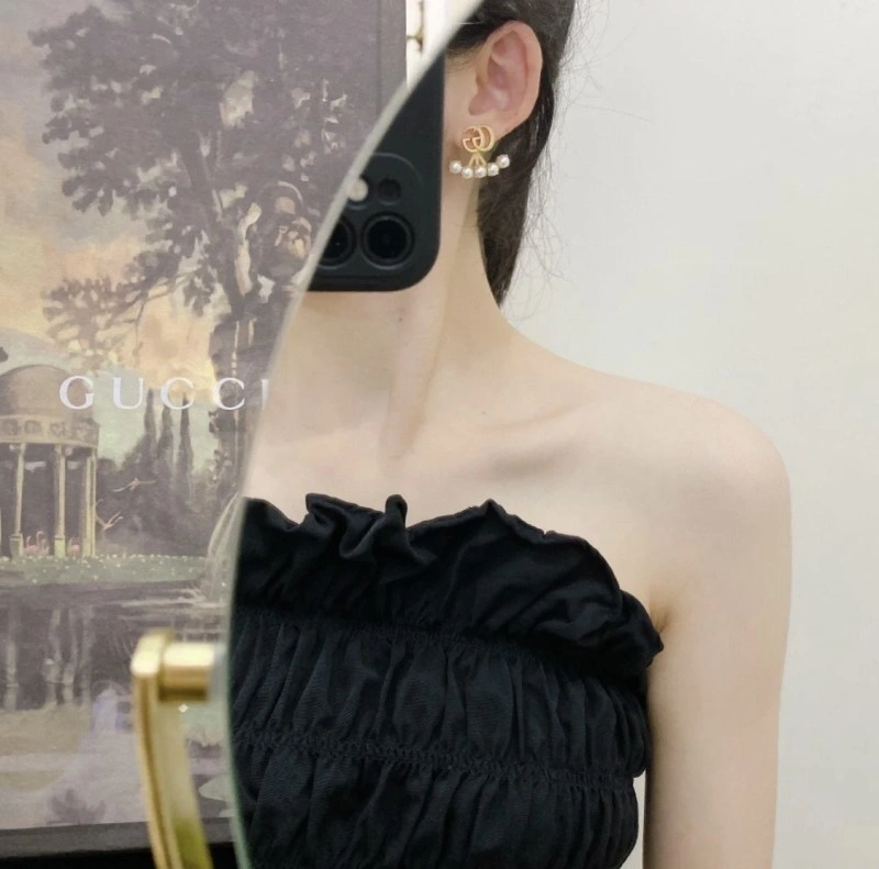 EyeCatching Gucci Earrings 243182