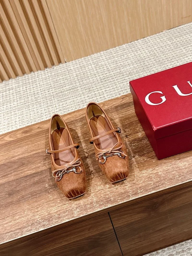 Gucci Flat Shoes Durable 25080
