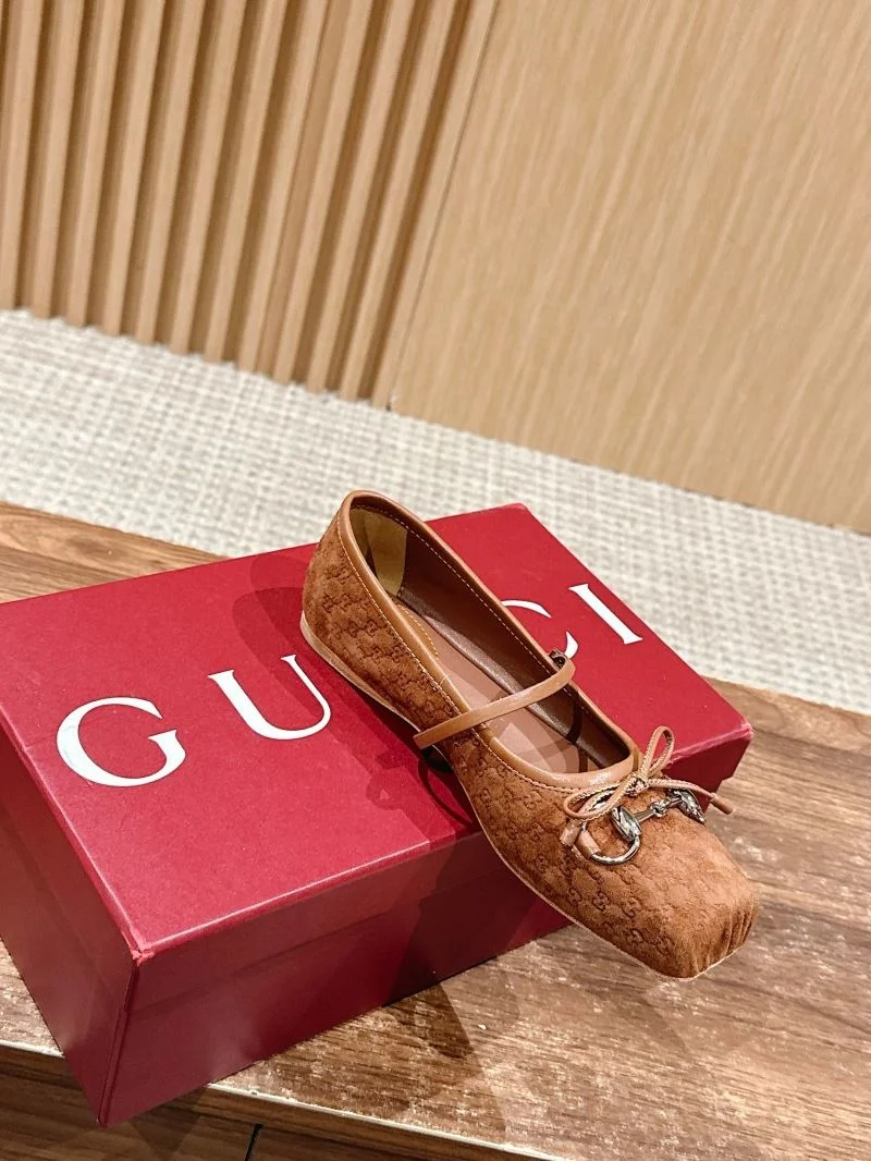 Gucci Flat Shoes Durable 25080