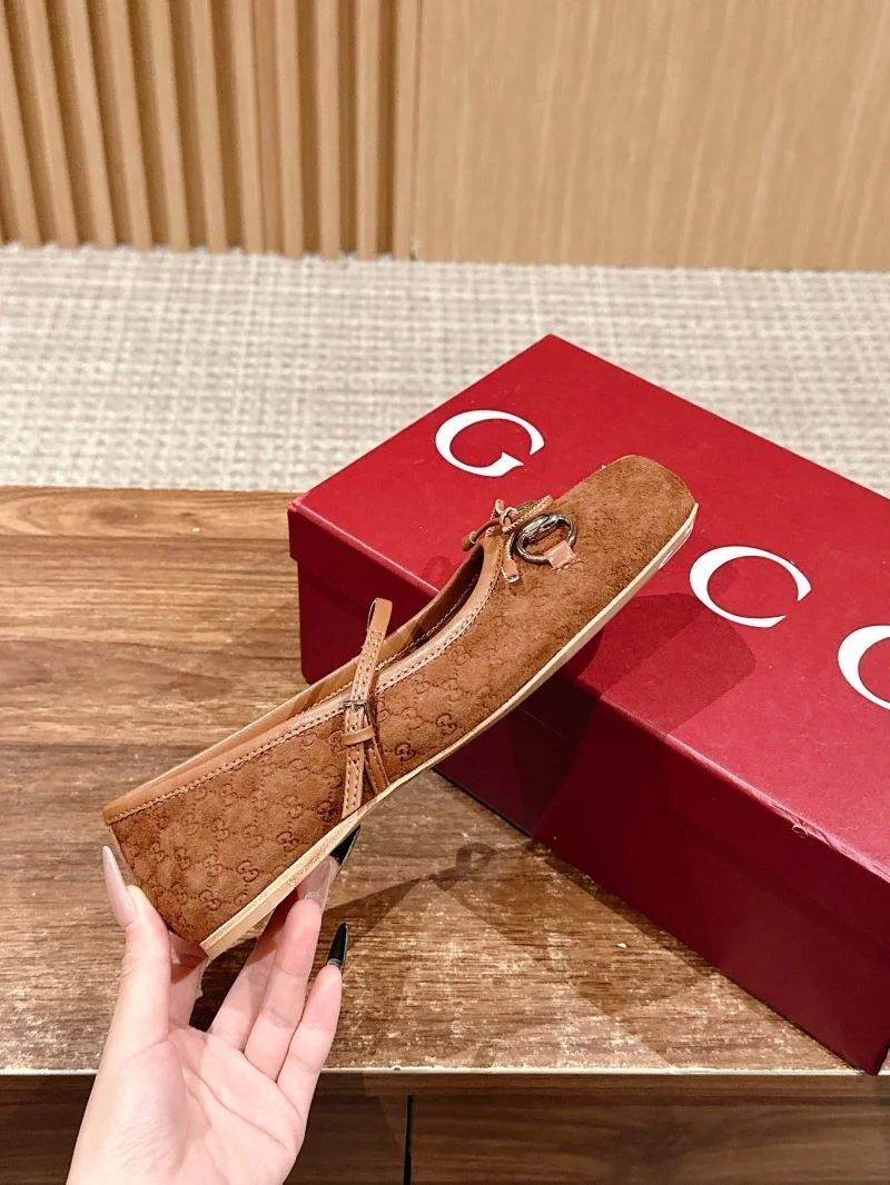 Gucci Flat Shoes Durable 25080