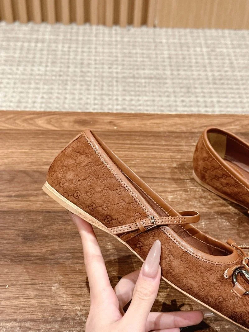 Gucci Flat Shoes Durable 25080