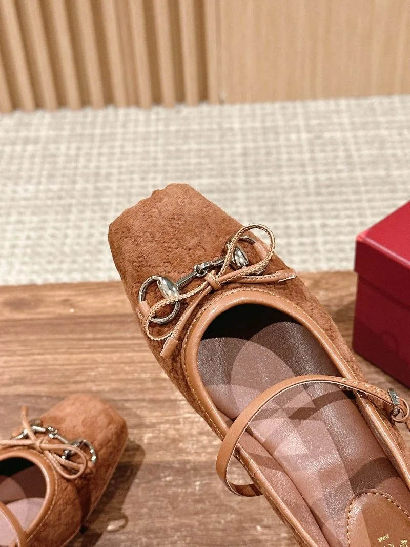 Gucci Flat Shoes Durable 25080