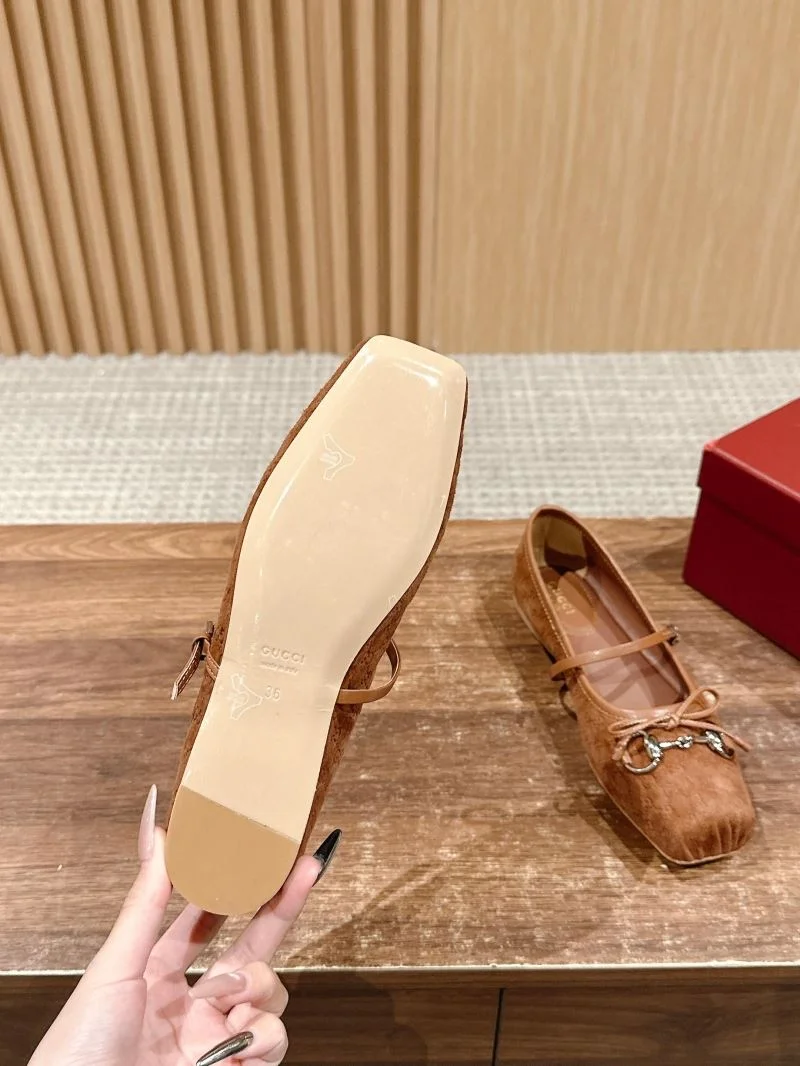 Gucci Flat Shoes Durable 25080
