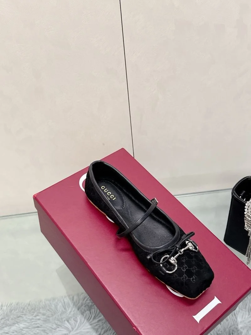 EasyCare Gucci Flat Shoes 24838
