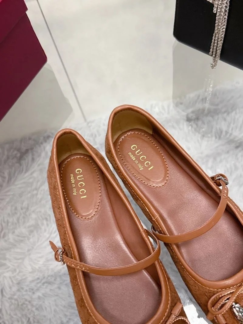 Gucci Flat Shoes Comfortable 24842