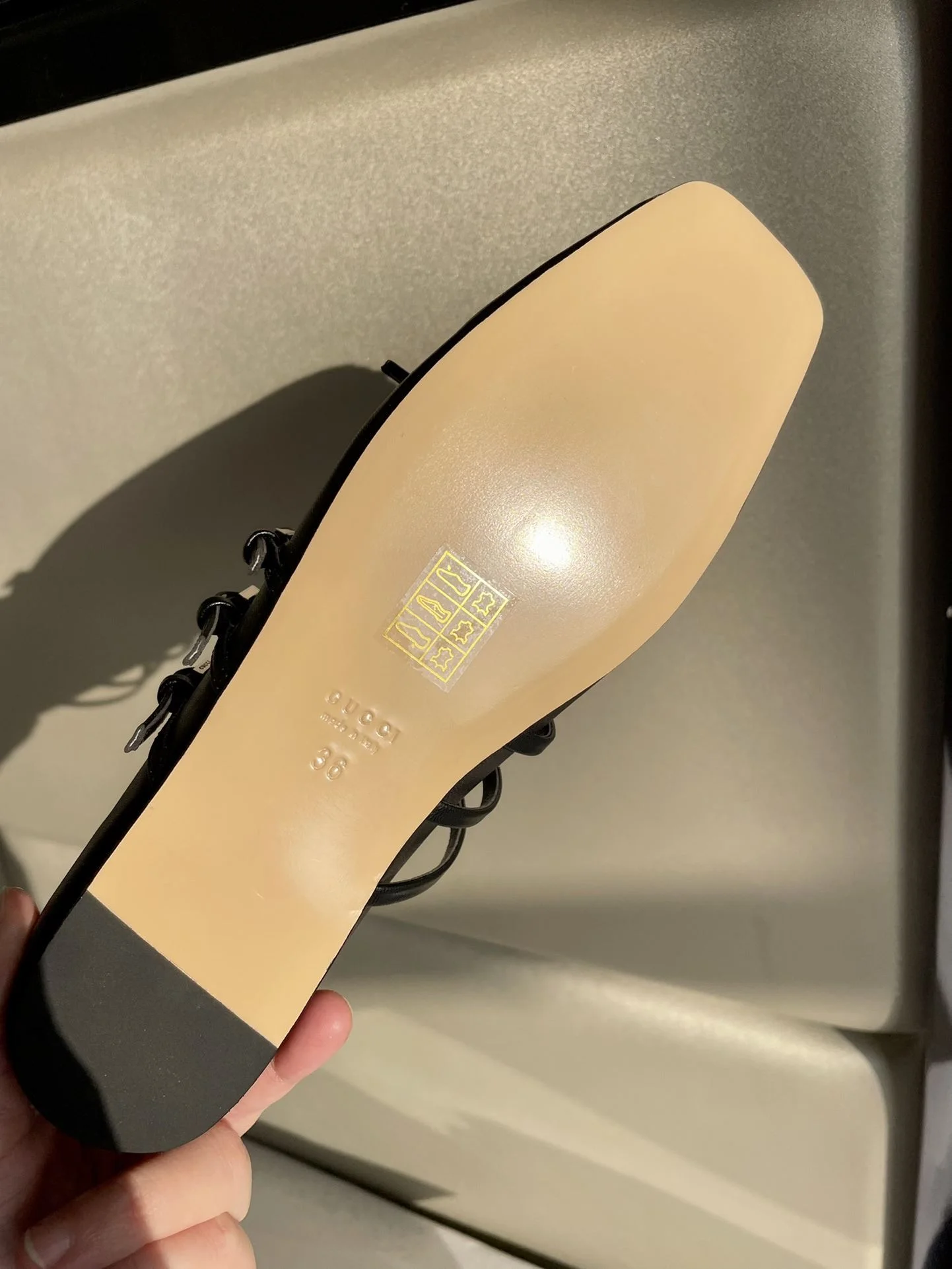 Gucci Flat Shoes Chic 24503