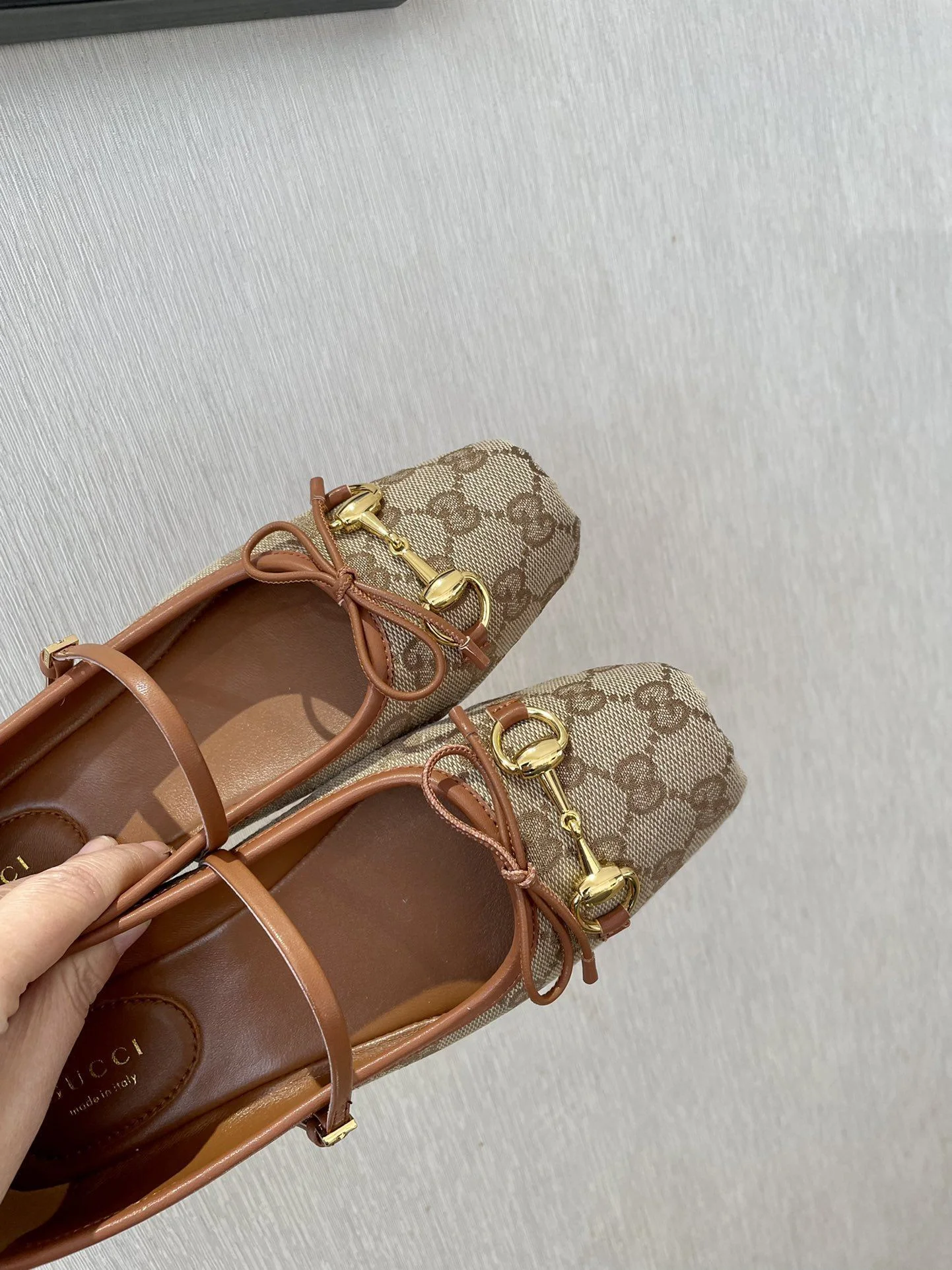 Gucci Flat Shoes ModernLook 24493