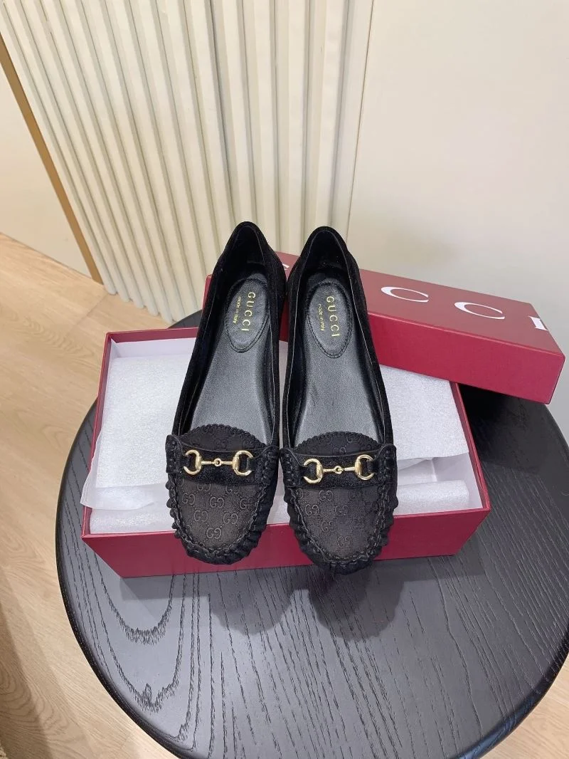 Tailored Gucci Flat Shoes 24495
