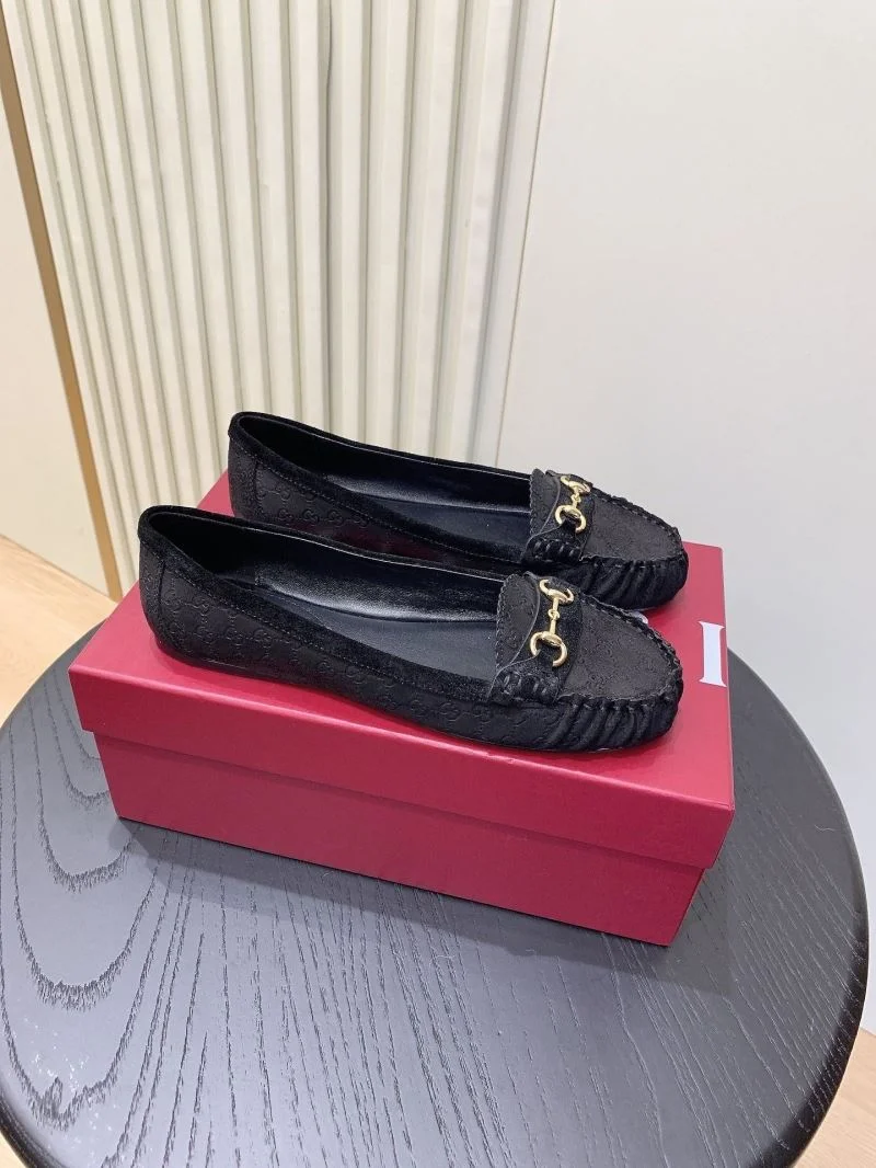 Tailored Gucci Flat Shoes 24495