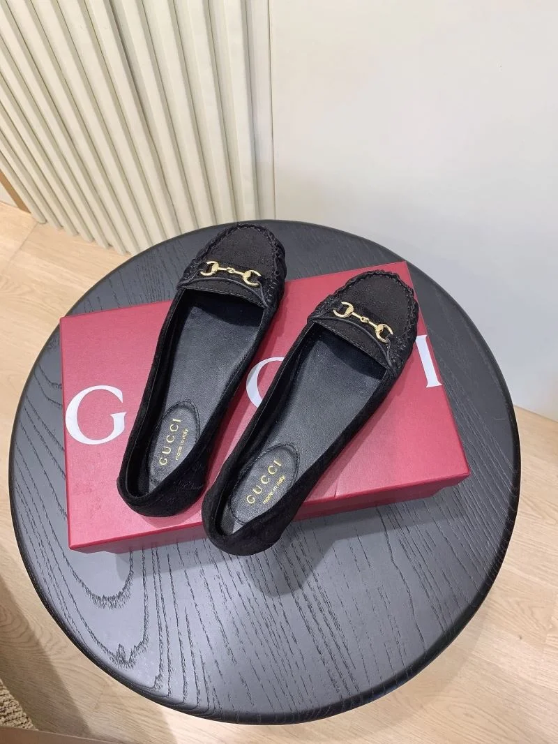 Tailored Gucci Flat Shoes 24495
