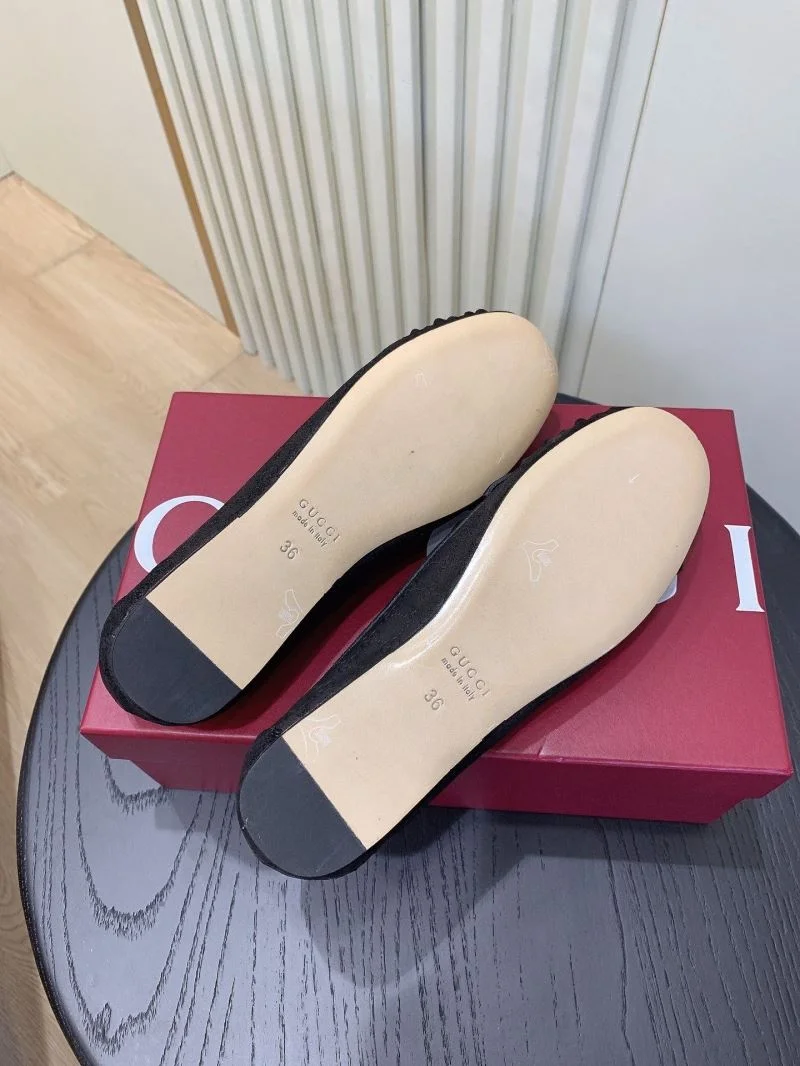 Tailored Gucci Flat Shoes 24495