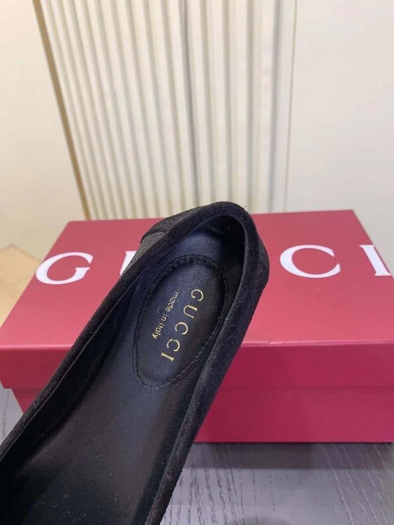 Tailored Gucci Flat Shoes 24495