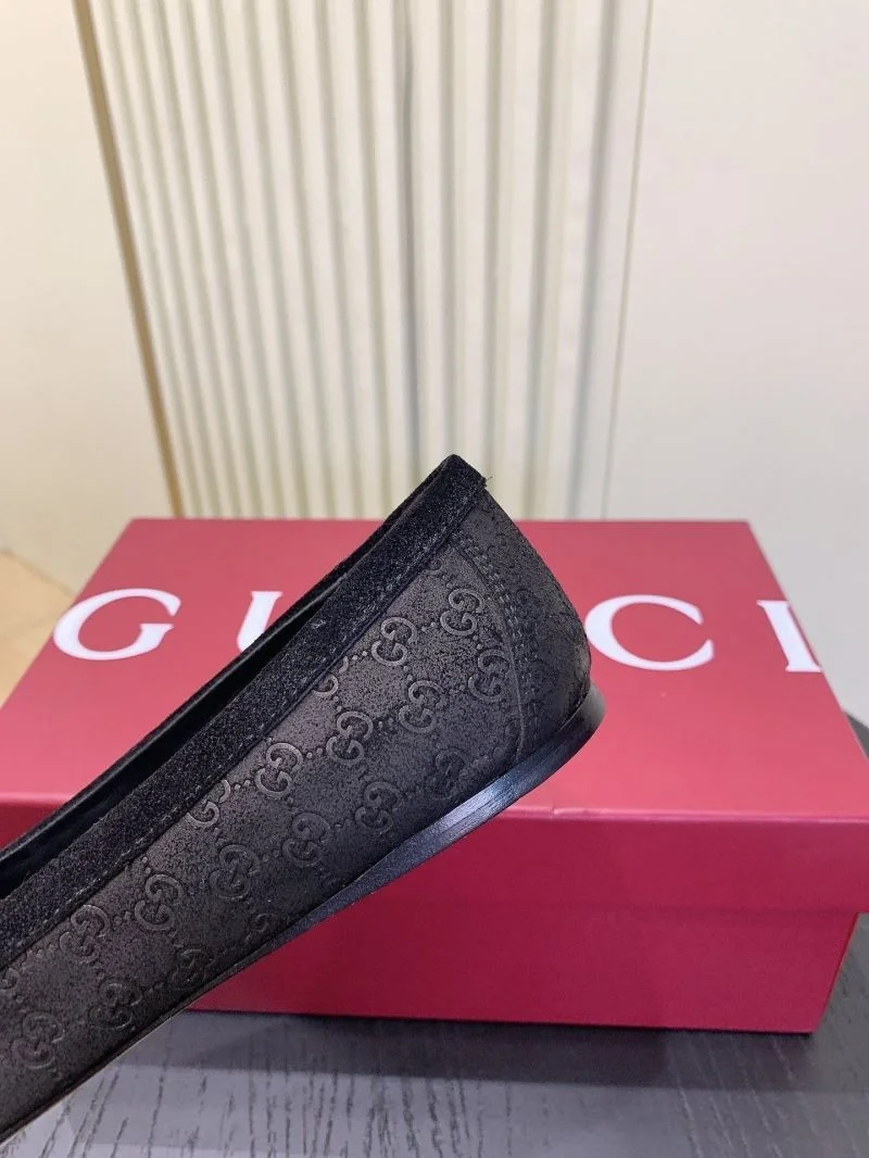 Tailored Gucci Flat Shoes 24495