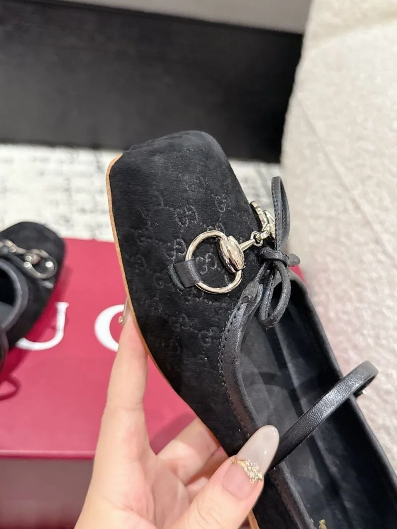 SportInspired Gucci Flat Shoes 24508