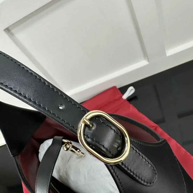 Sleek Gucci Hobo Bags 51378