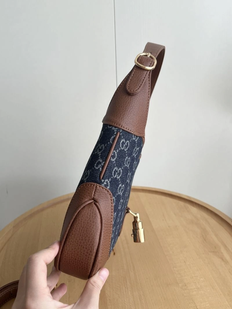 Sporty Gucci Hobo Bags 81435