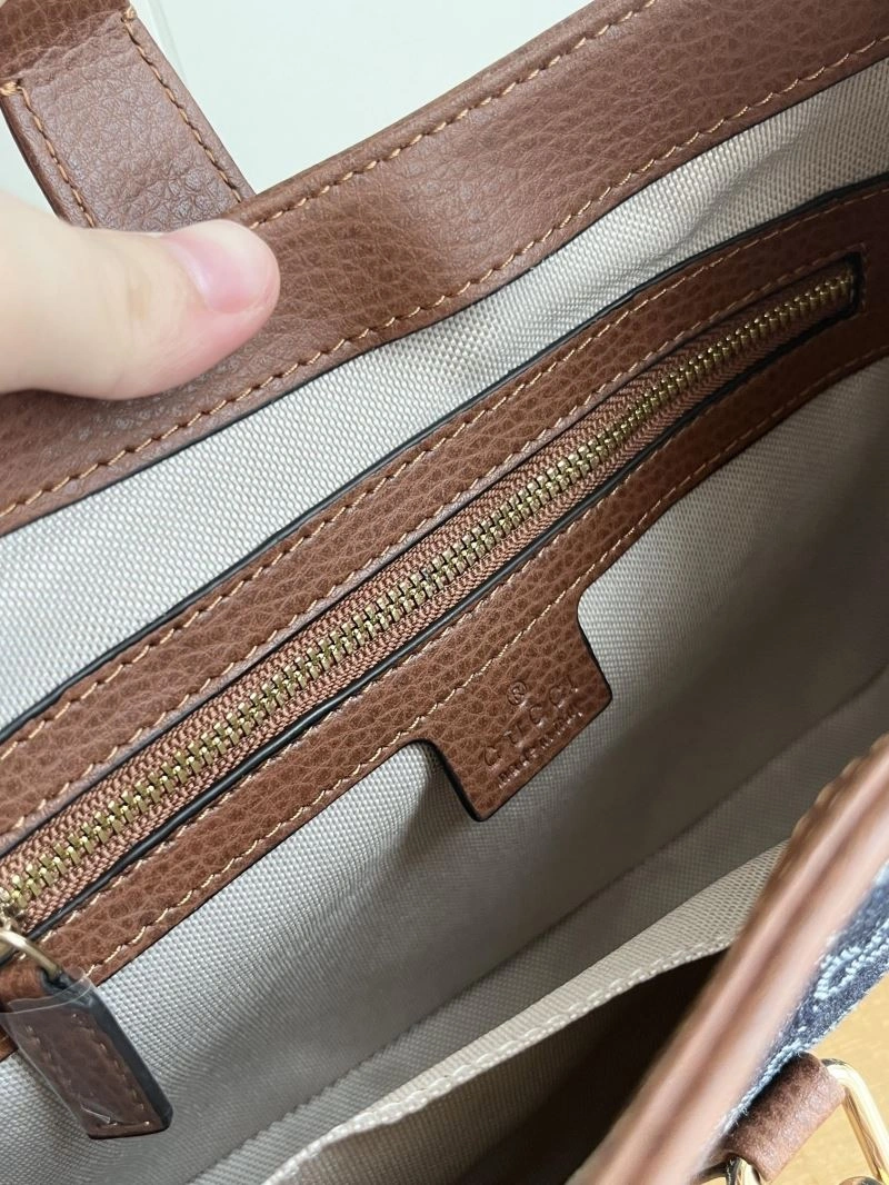 Sporty Gucci Hobo Bags 81435