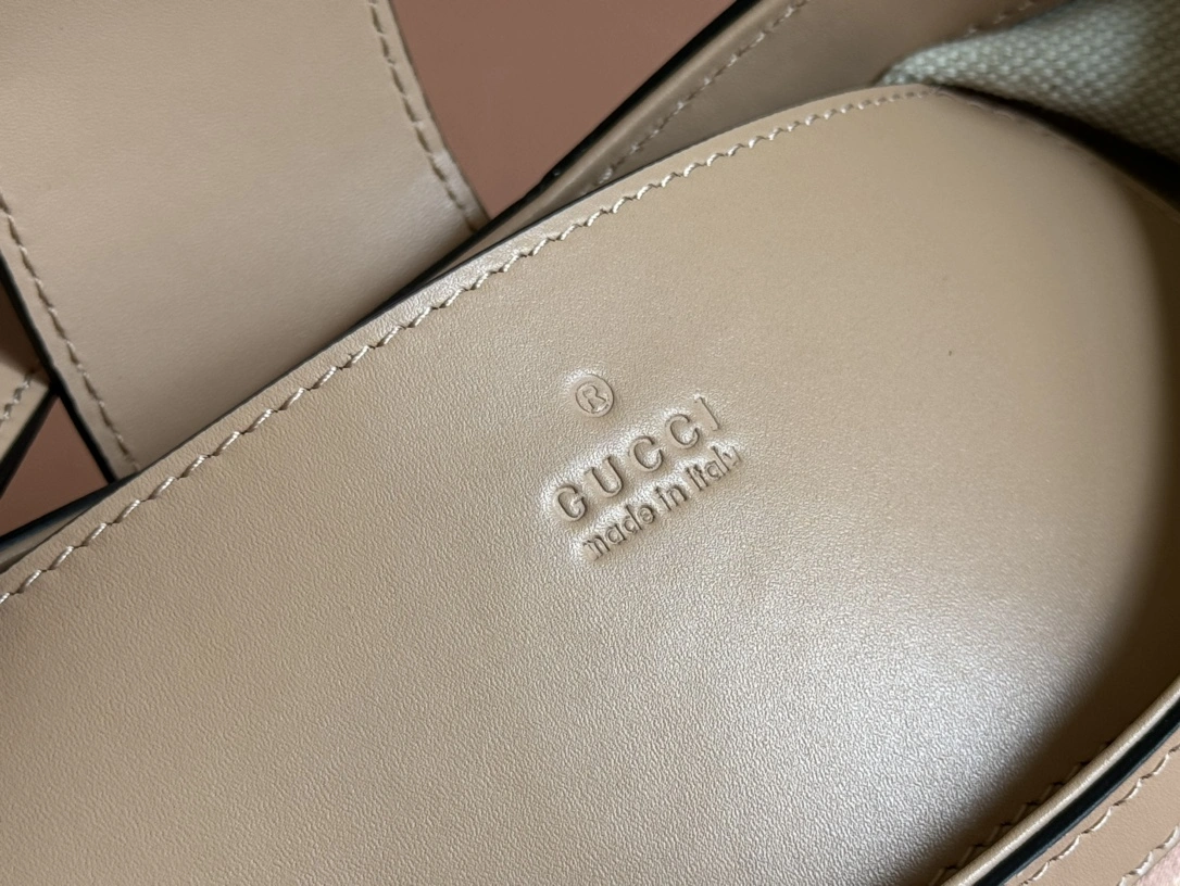 Comfortable Gucci Hobo Bags 72445