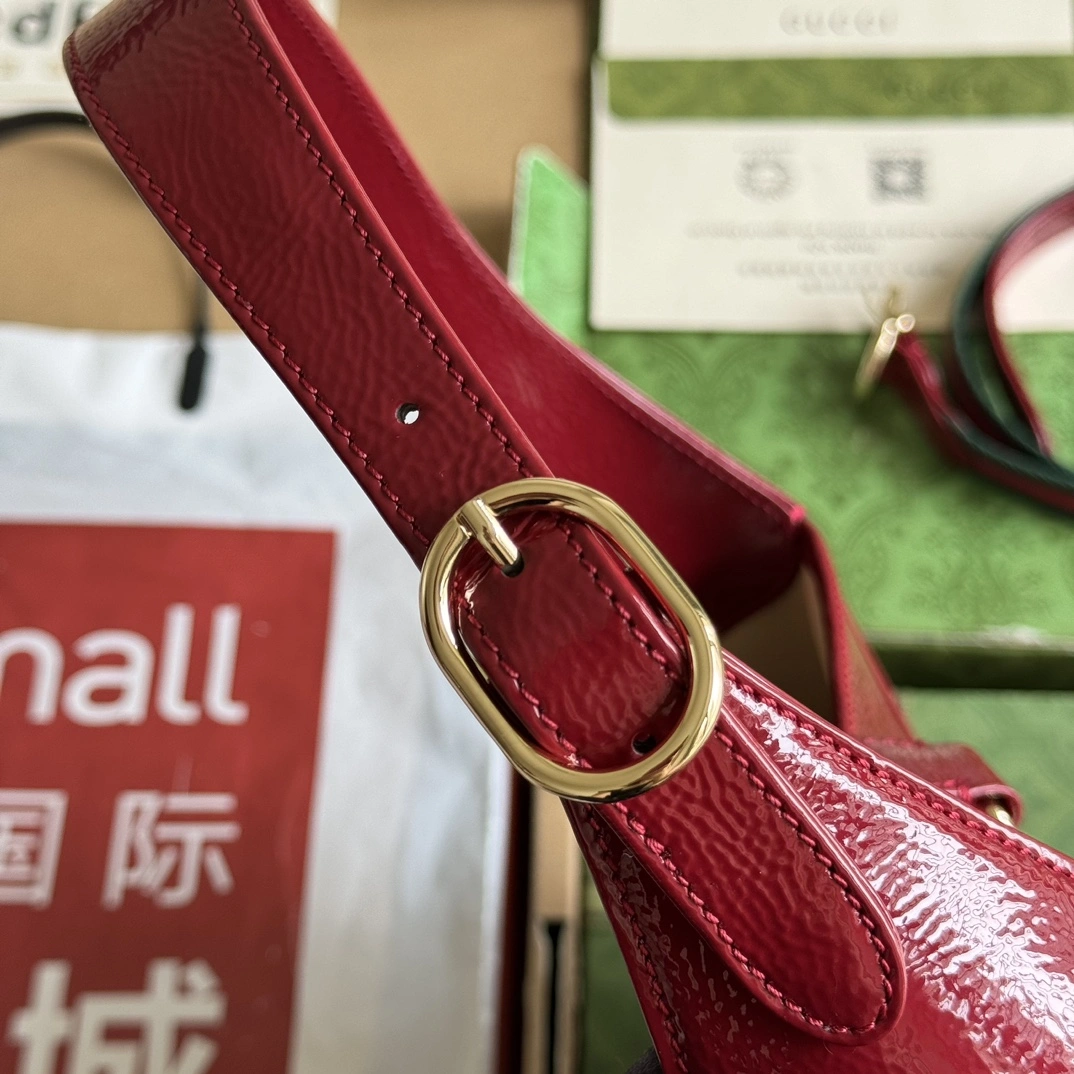 Gucci Hobo Bags UrbanChic 72439