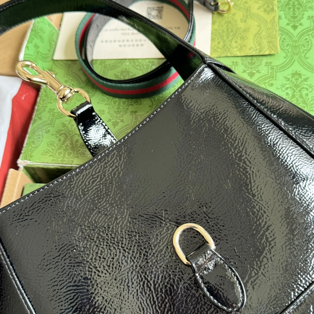 Resilient Gucci Hobo Bags 72446