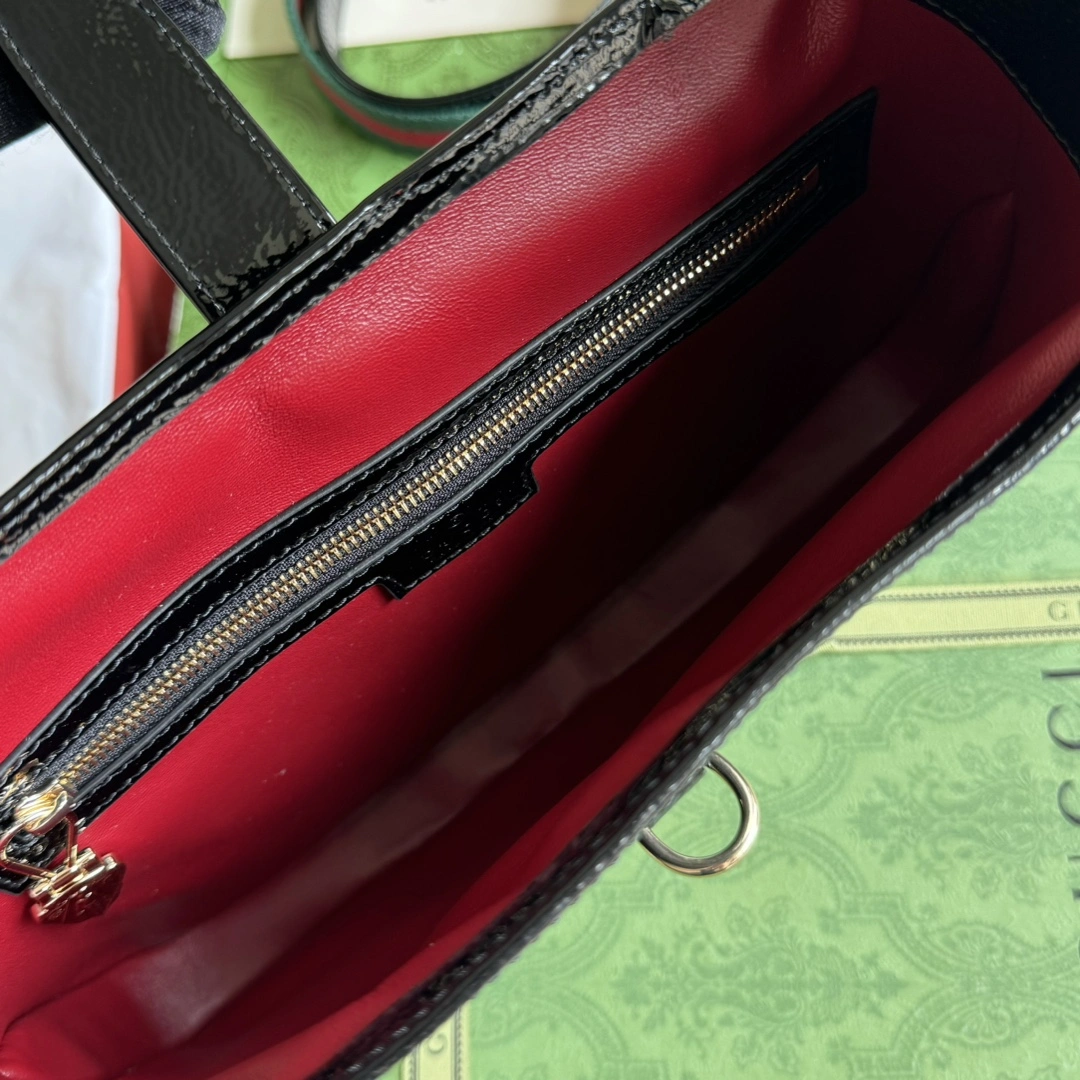 Resilient Gucci Hobo Bags 72446
