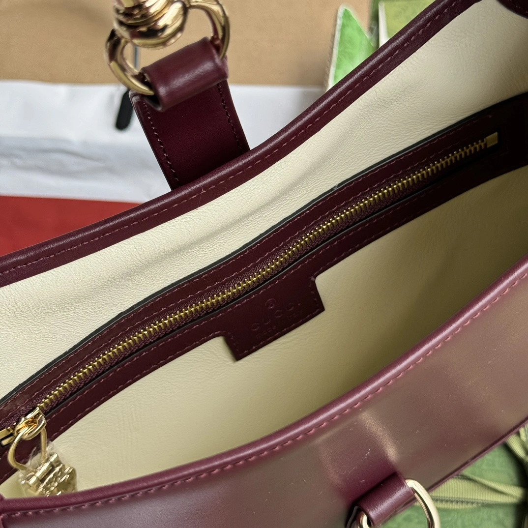 Gucci Hobo Bags Functional 72509