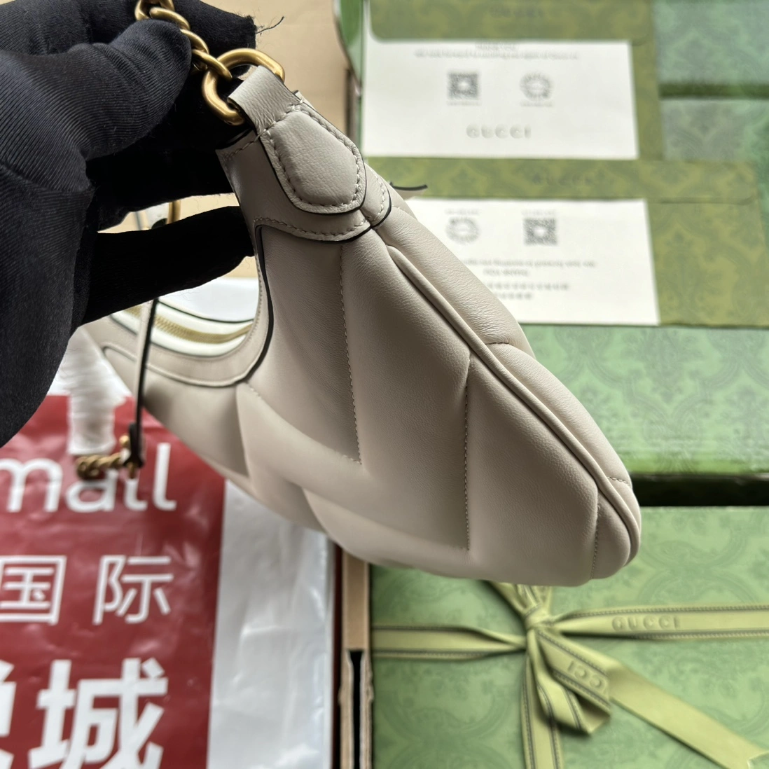 ModernLook Gucci Hobo Bags 72440