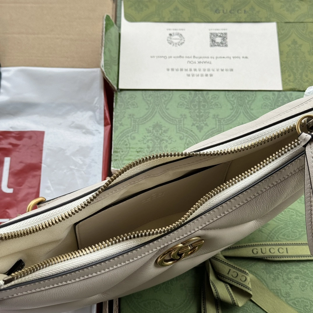 ModernLook Gucci Hobo Bags 72440