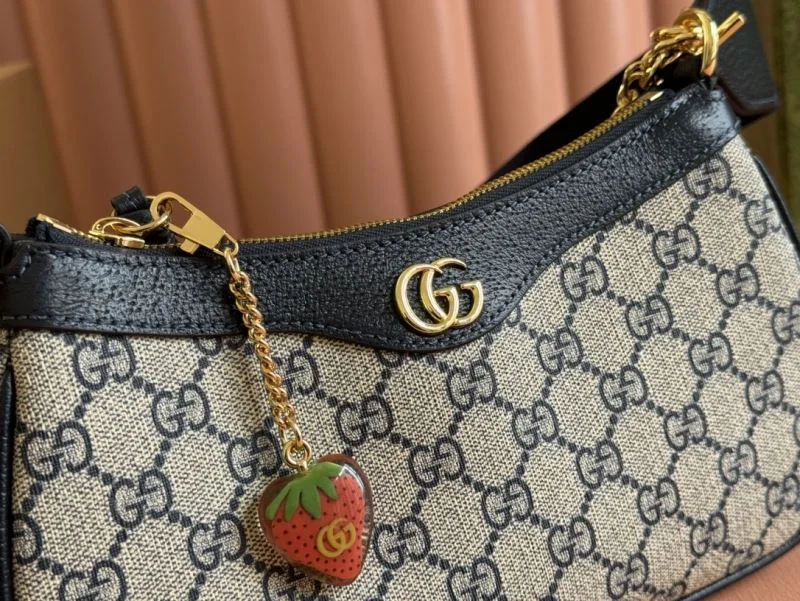 SmoothTexture Gucci Hobo Bags 49946
