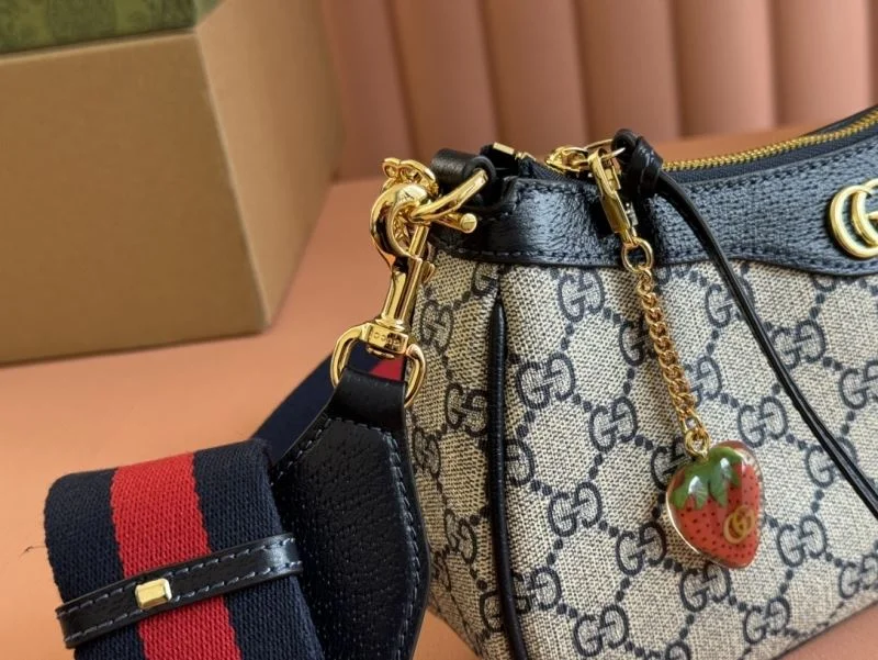 SmoothTexture Gucci Hobo Bags 49946