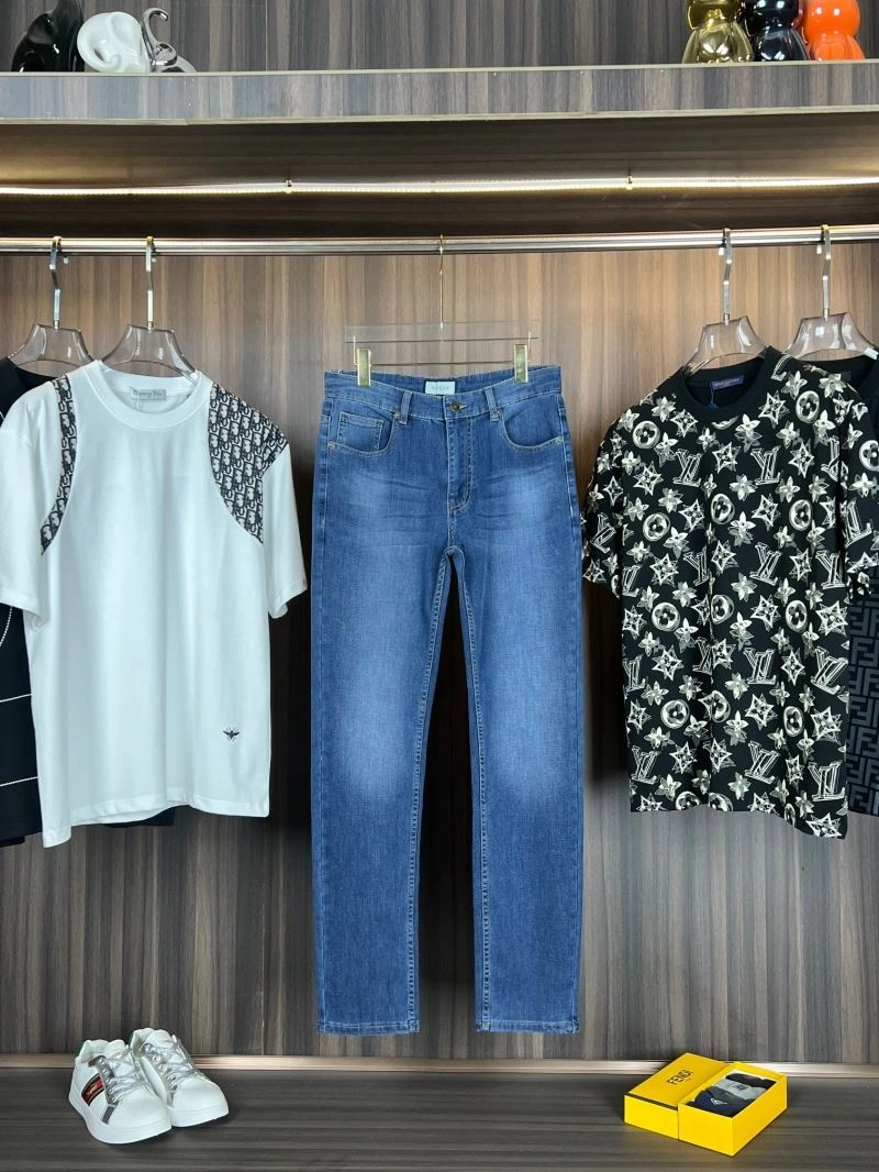 Unique Gucci Jeans 128139