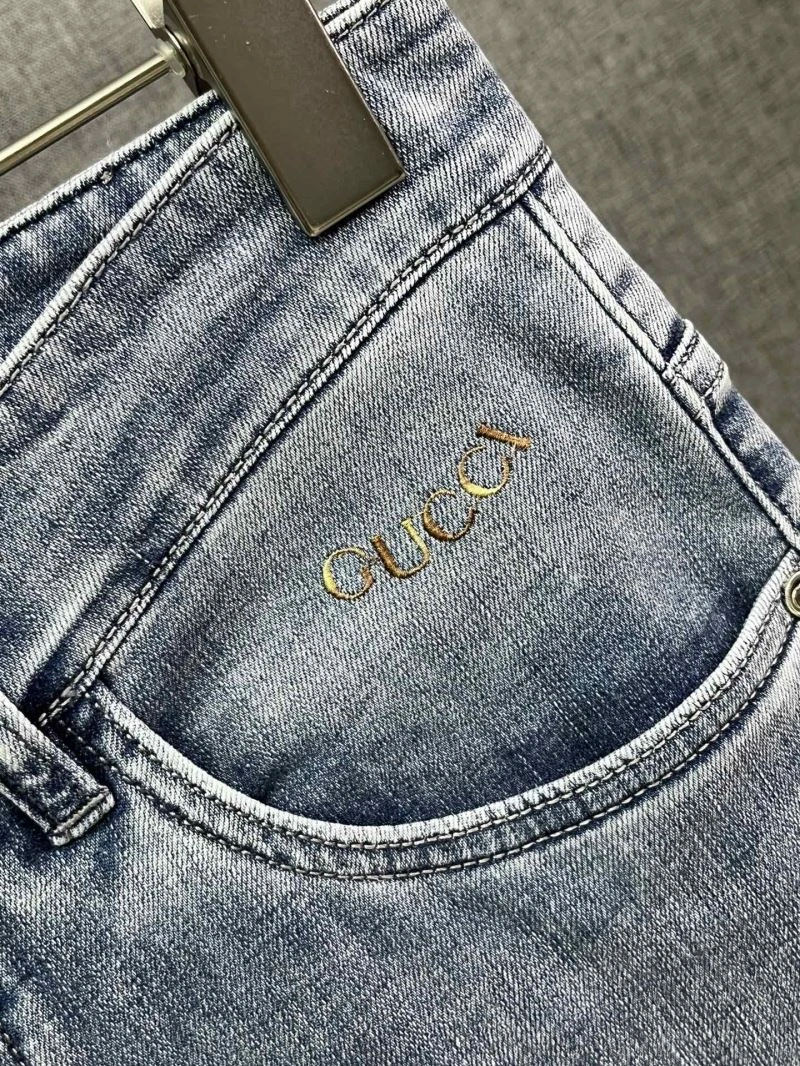 EyeCatching Gucci Jeans 127731