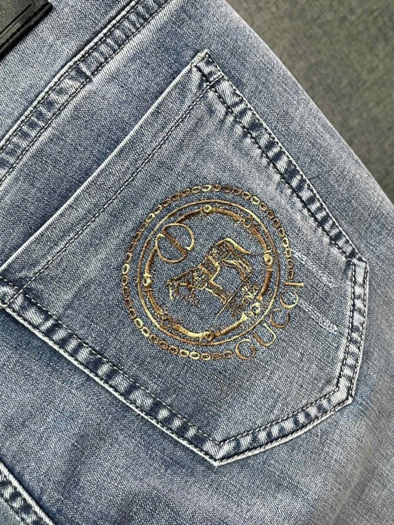 EyeCatching Gucci Jeans 127731