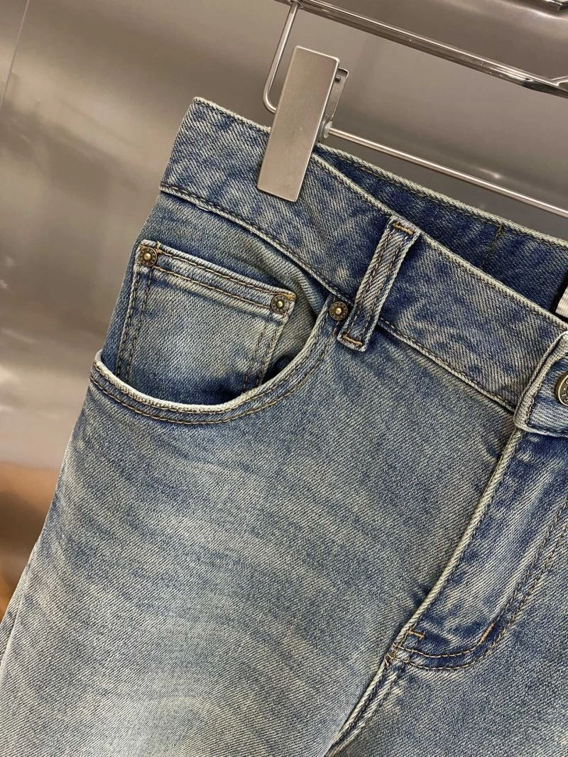 Bold Gucci Jeans 127354