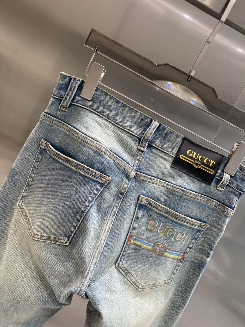 Bold Gucci Jeans 127354