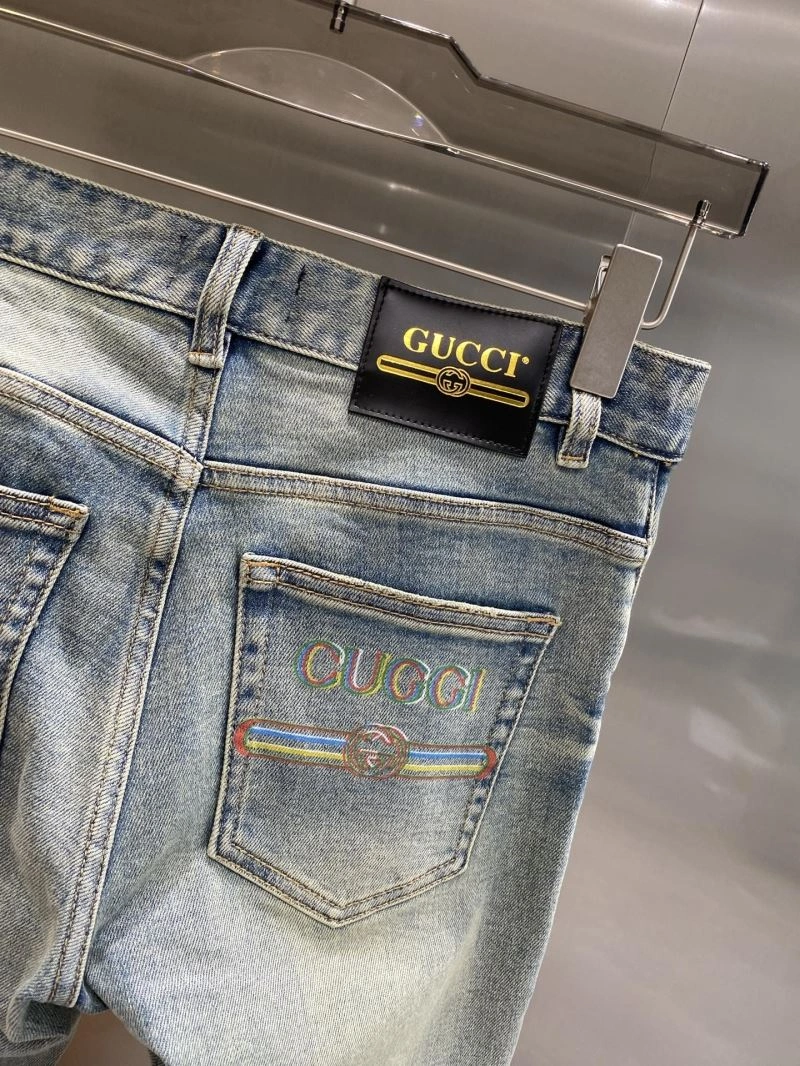Bold Gucci Jeans 127354