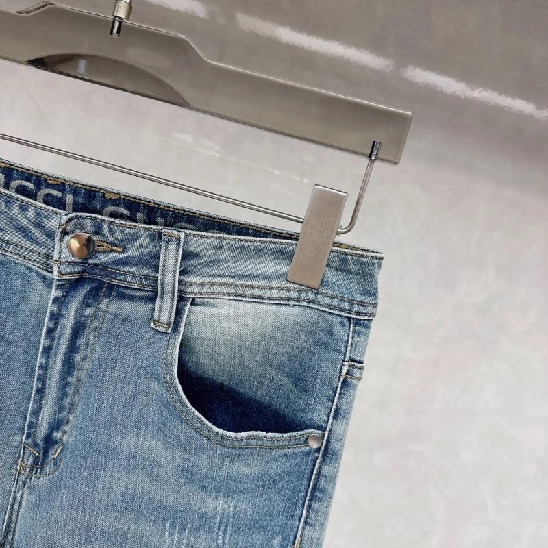 ModernLook Gucci Jeans 126834