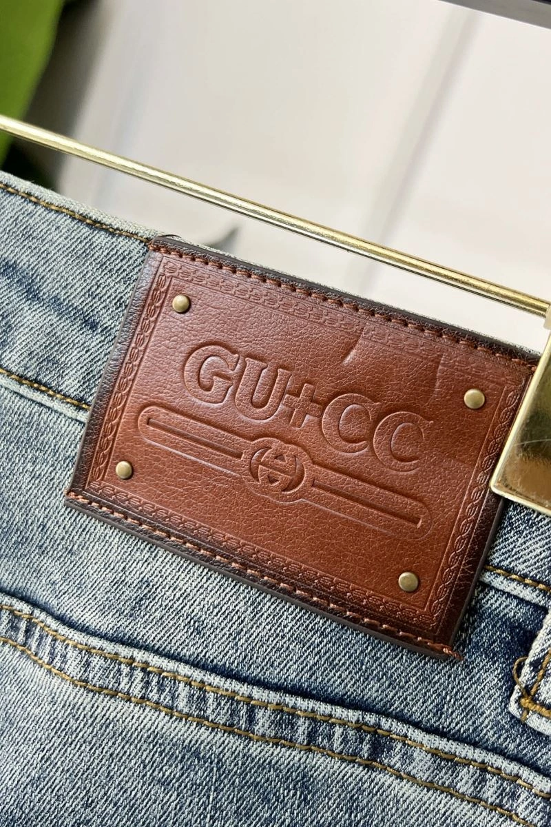 Breathable Gucci Jeans 126406