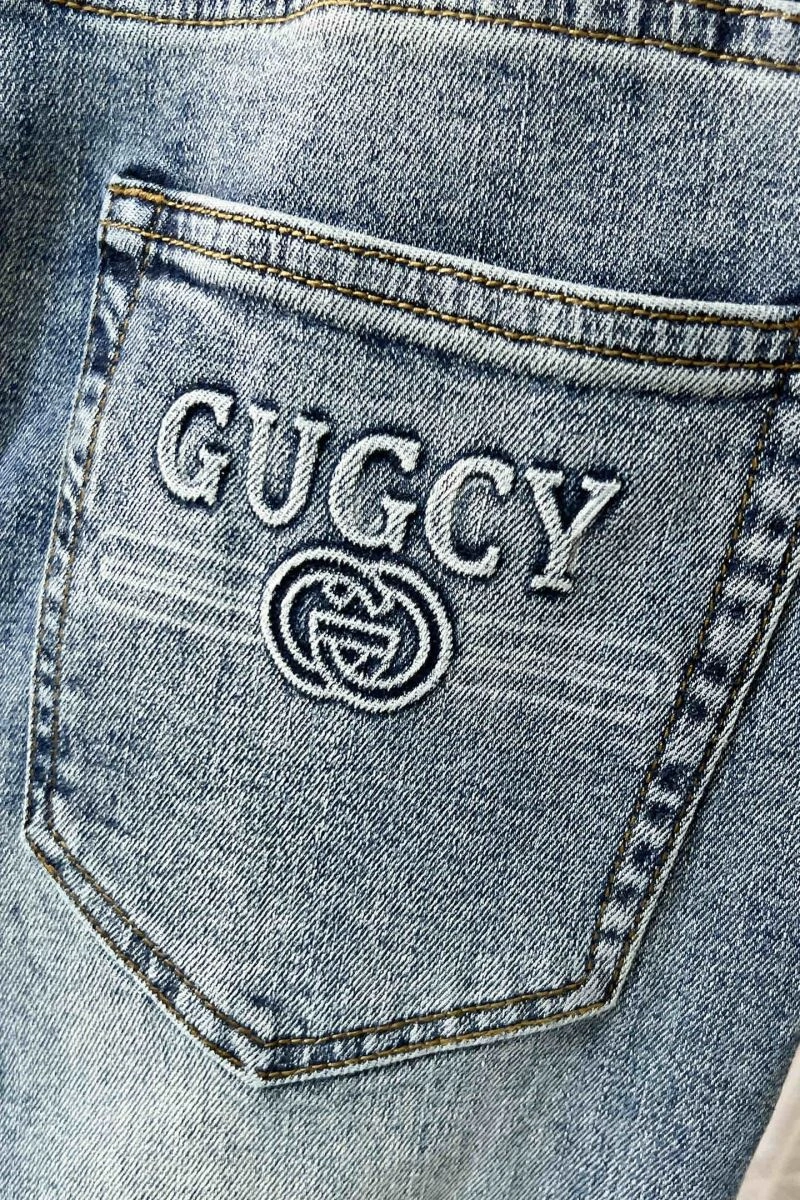 Breathable Gucci Jeans 126406