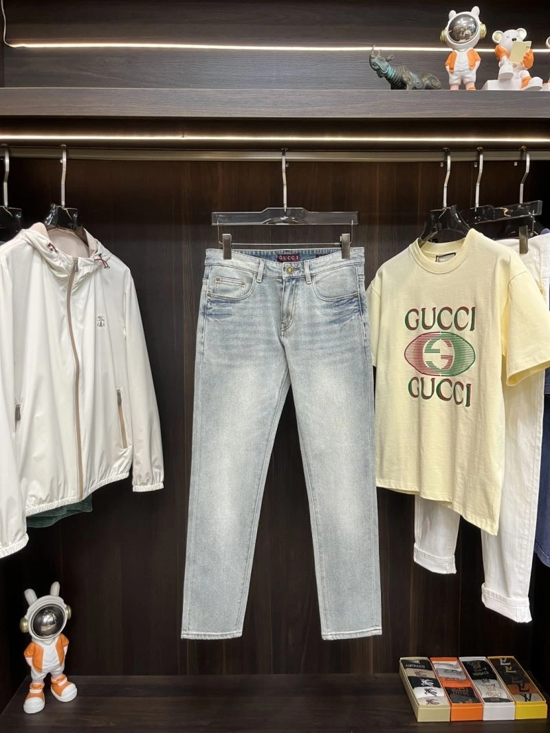 ModernLook Gucci Jeans 126373