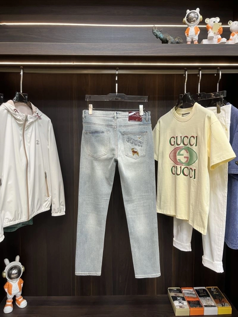 ModernLook Gucci Jeans 126373